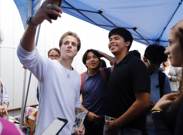 A Taste of Italy: Teo Bok Brings Music and Culture to Pali High